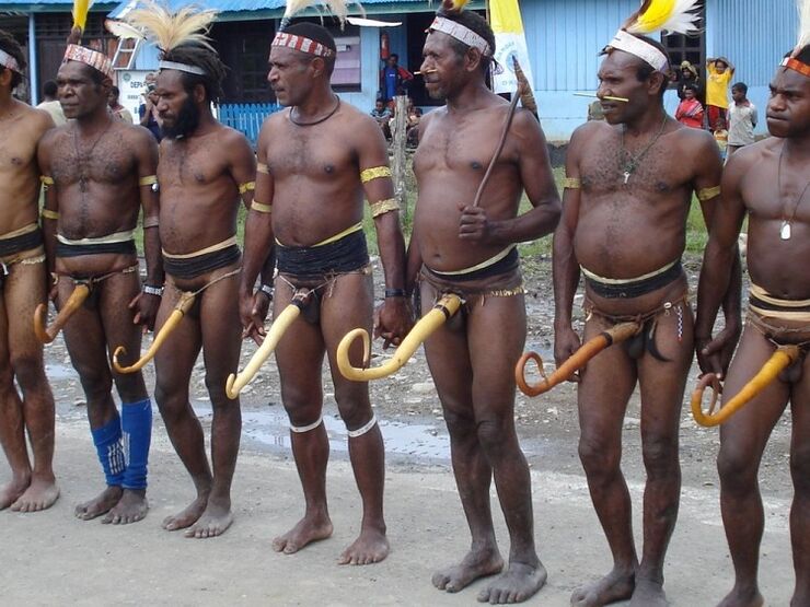 Papúa con miembros ampliados